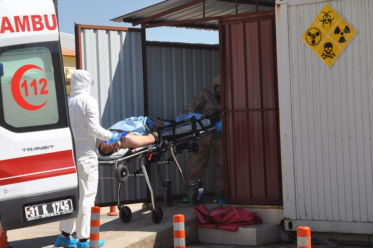 Не менее 58 человек погибли в результате предполагаемой химической атаки на северо-западе Сирии Не менее 58 человек погибли в результате предполагаемой химической атаки на северо-западе Сирии