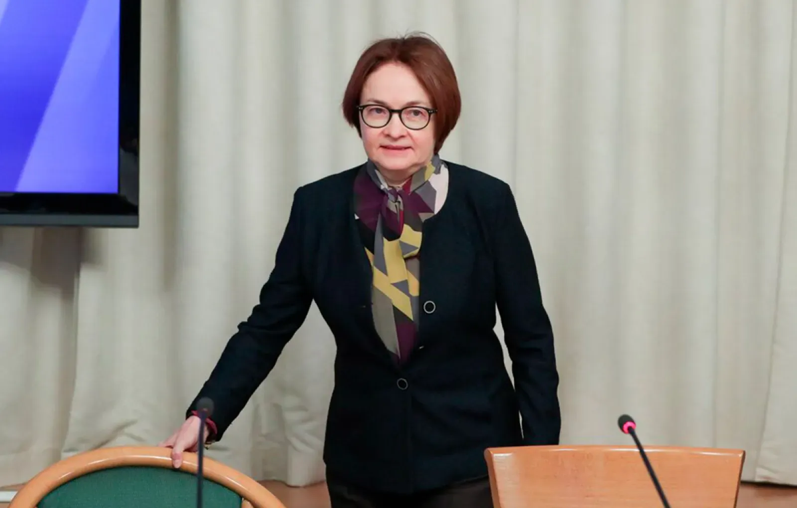 Elvira Nabiullina Outfits