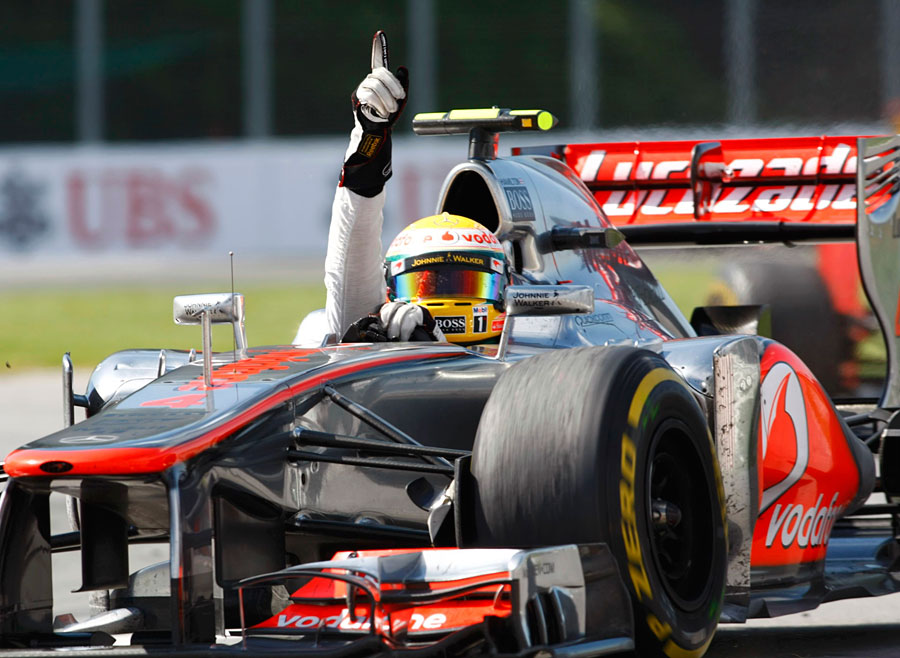 Пилот гонок. Hamilton 2006 f1. Макларен 2012 ф1. Льюис Хэмилтон в гонке. Льюис Хэмилтон 2012.