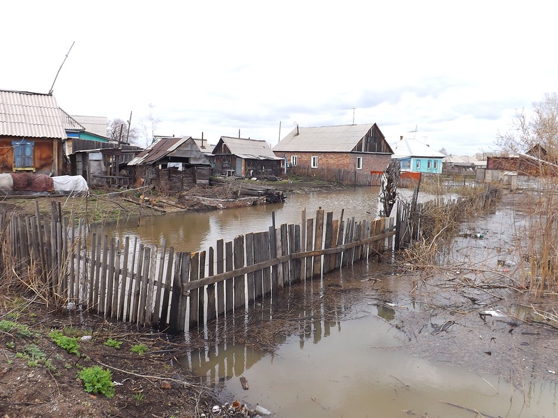 Отрадный паводок. Наводнение Кемерово 2004. Наводнение в Кемеровской области в 2004. Паводок в Кемеровской области в 2004 году. Апрель 2004 Кемеровская область потоп.