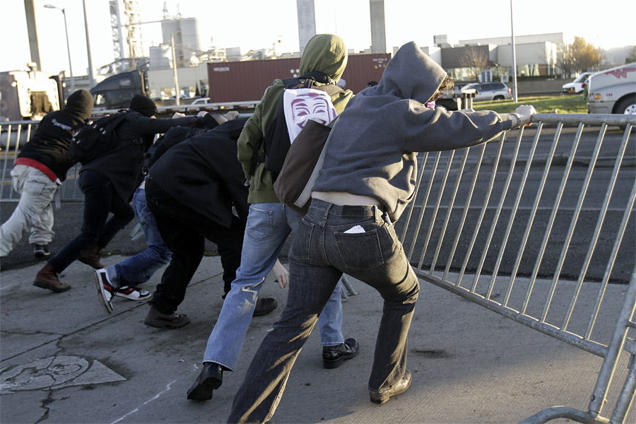 Оккупанты попытались захватить порт Сиэттла. © Robert Sorbo/Reuters