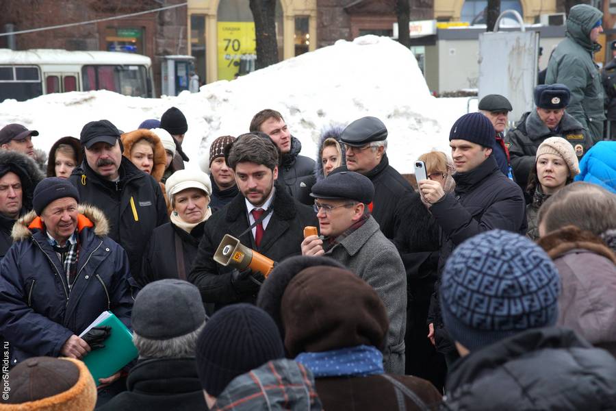 Митинг против платных парковок