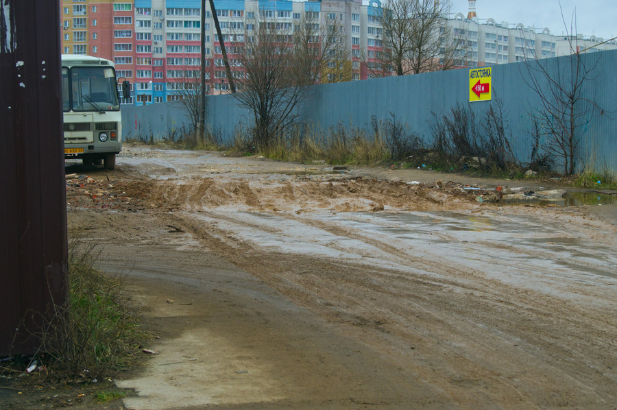 Многие тратят деньги на грязелечебницы. приезжайте к нам, у нас она прямо под ногами, и конечно же очень целебная. 