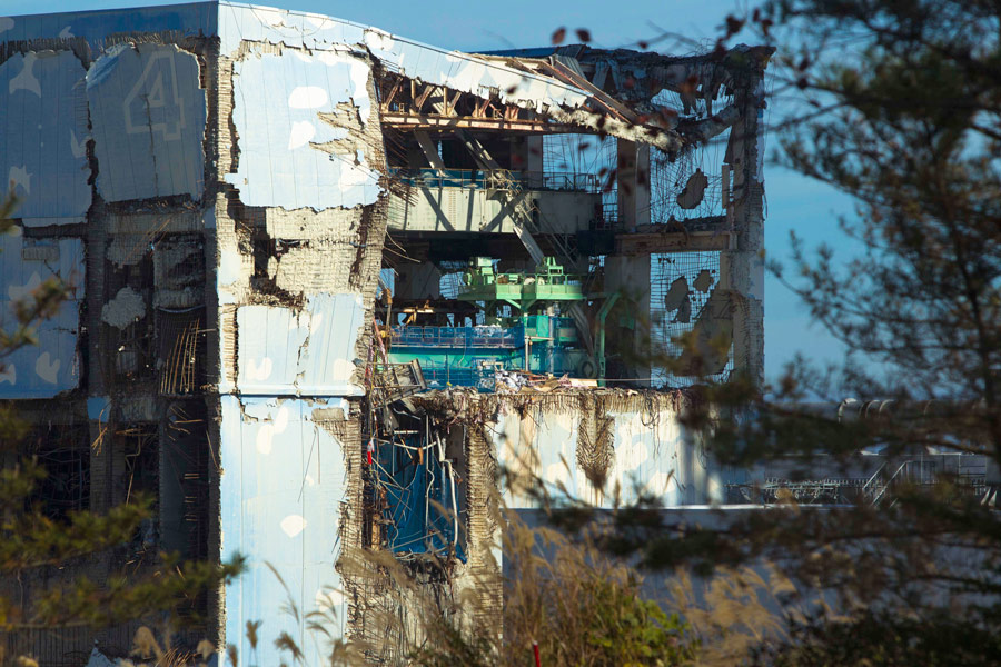 Энергоблок № 4 здания разрушенного реактора АЭС Фукусима Даичи. © David Guttenfelder/AP Photo