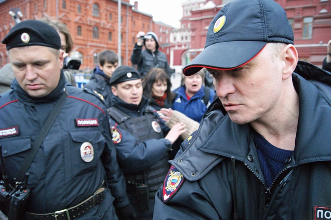 Сотрудники полиции на Манежной площади