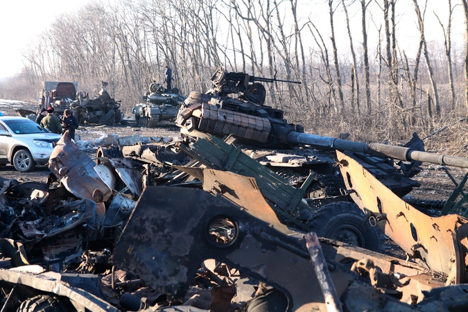 Уничтоженная украинская военная техника во время боевых действий в городе Дебальцево.