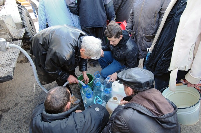 Водоснабжения населения. Подвоз воды населению. Водоснабжение населения. Чрезвычайная ситуация в питьевом водоснабжении населения. Подвоз воды Крым.