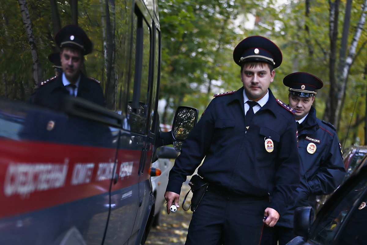 Расследование полиции. Следствие полиции. Полиция расследует. Полицейское расследование. Полиция расследует дело.