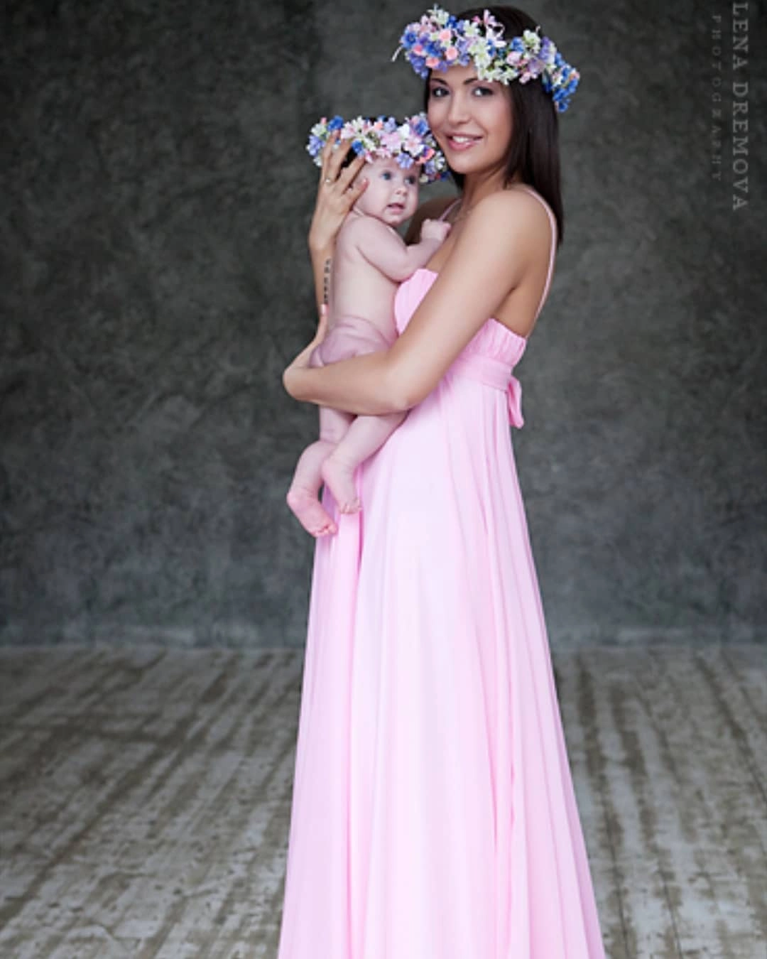 Алина Брагина с дочерью Арианой до похищения Алина Брагина с дочерью Арианой до похищения