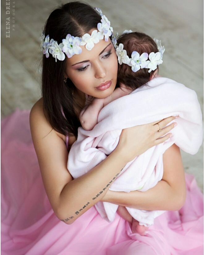 Алина Брагина с дочерью Арианой до похищения Алина Брагина с дочерью Арианой до похищения