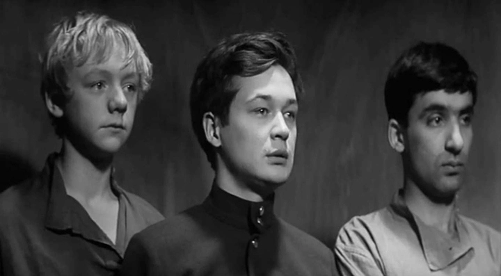 Леонид Пантелеев в "Республике ШКИД", роль которого исполнил Артур Исаев. Леонид Пантелеев в "Республике ШКИД", роль которого исполнил Артур Исаев.