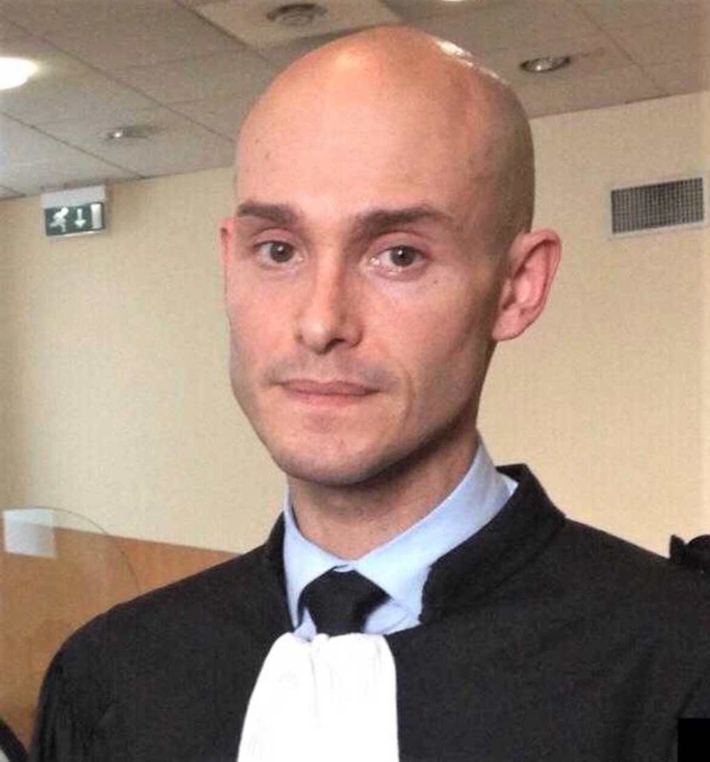 Адвокат Жульен Пинелли Адвокат Жульен Пинелли