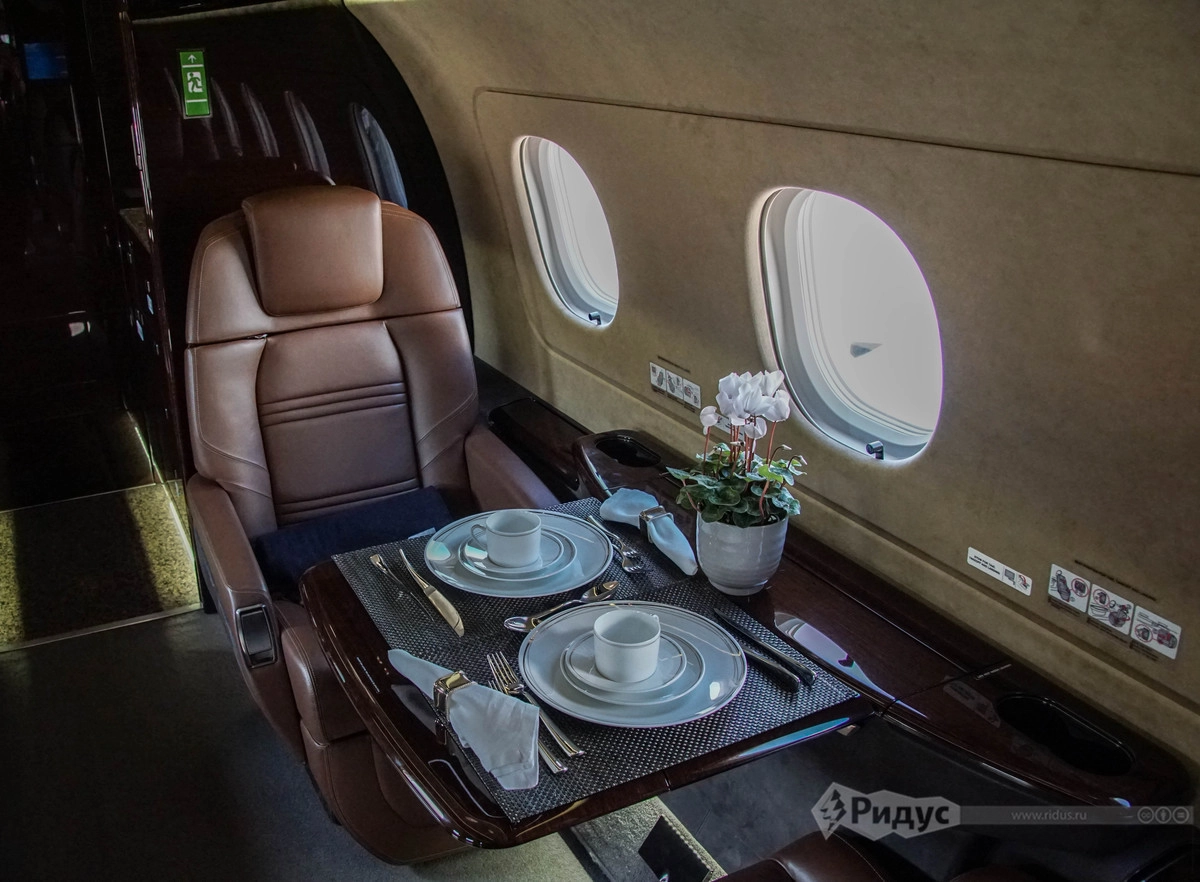 Салон бизнес-джета Embraer Legacy 500 Салон бизнес-джета Embraer Legacy 500