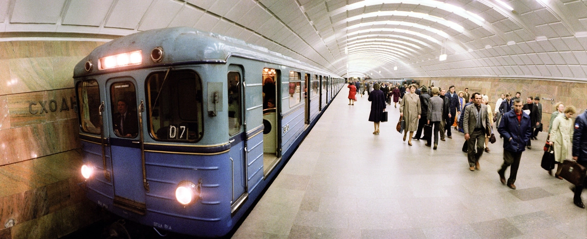 Метро сходненская. Станция Сходненская. Метро Сходненская Москва. Станция метро онянская Москва. Трагедия в метро Сходненская.