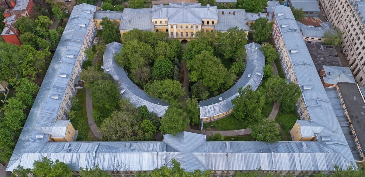 Лефортовский дворец в Москве Лефортовский дворец в Москве