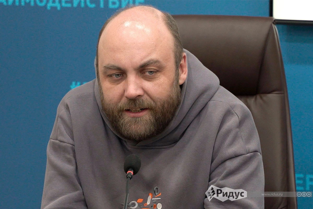 Координатор движения «Синие ведерки» Петр Шкуматов Координатор движения «Синие ведерки» Петр Шкуматов