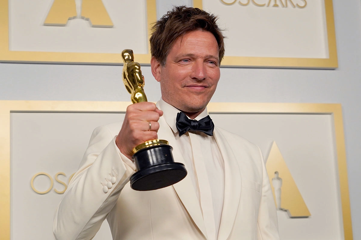 Датский режиссер Томас Винтерберг, получивший награду за лучший иностранный фильм "Еще по одной" Датский режиссер Томас Винтерберг, получивший награду за лучший иностранный фильм "Еще по одной"