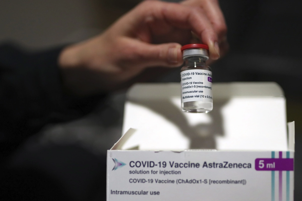 Ампула с вакциной от коронавируса компании AstraZeneca © AP/TASS