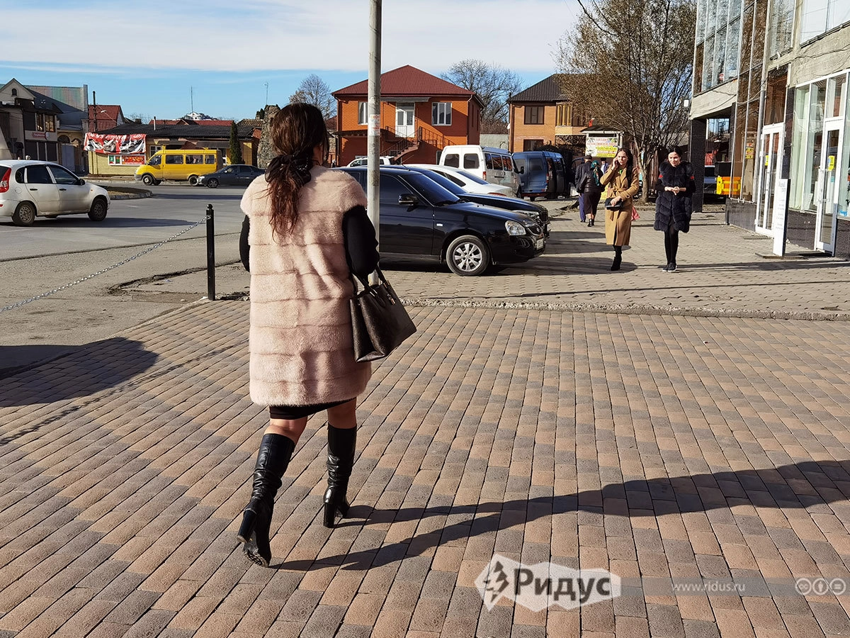 Девушки на улицах Ингушетии Девушки на улицах Ингушетии