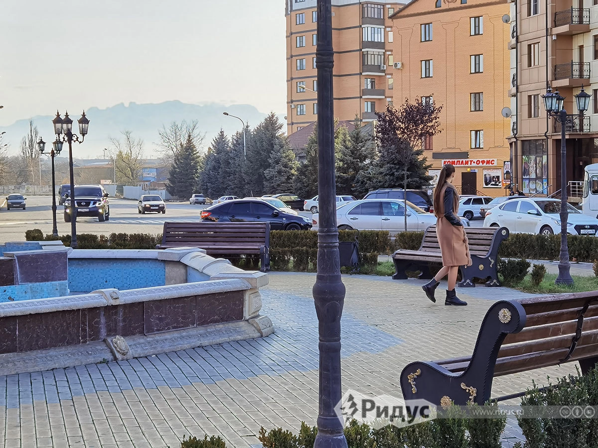 Девушки на улицах Ингушетии Девушки на улицах Ингушетии