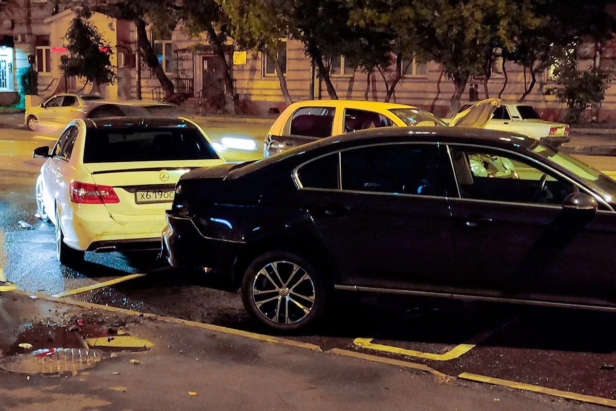 Последствия ДТП с участием пяти автомобилей на юго-востоке столицы Последствия ДТП с участием пяти автомобилей на юго-востоке столицы