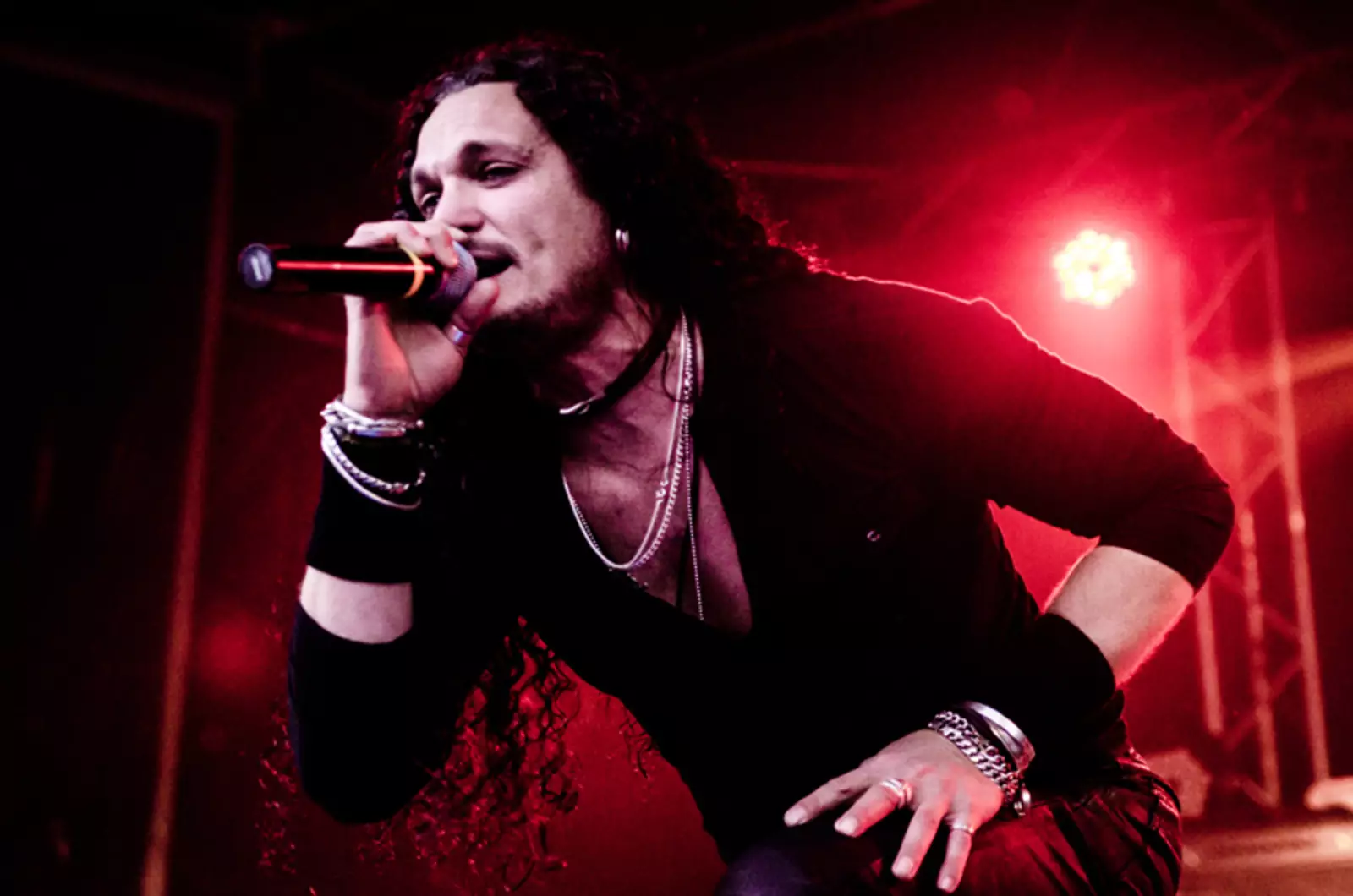 Южноафриканский вокалист Зиппи Терт — один из голосов Tank Южноафриканский вокалист Зиппи Терт — один из голосов Tank