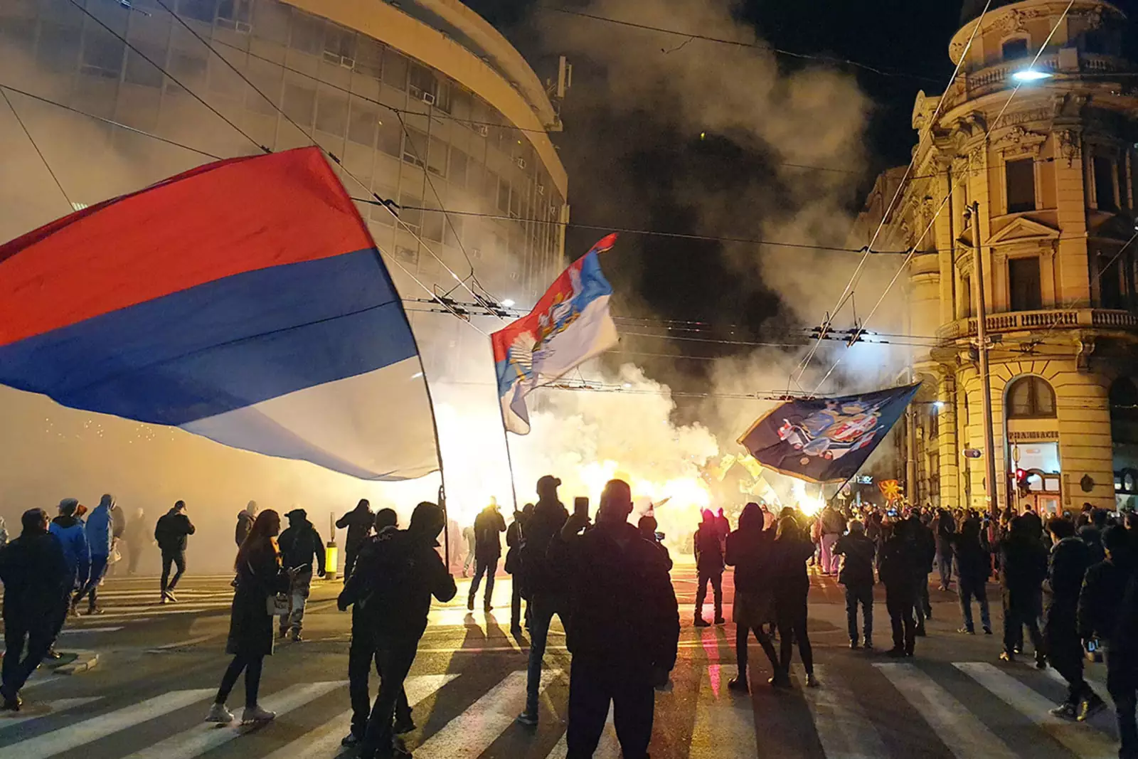 Новости белград. Митинги в Сербии в поддержку России 2022. Митинги в Сербии 2022. Митинг в Сербии в поддержку России. Сербия Украина митинг.