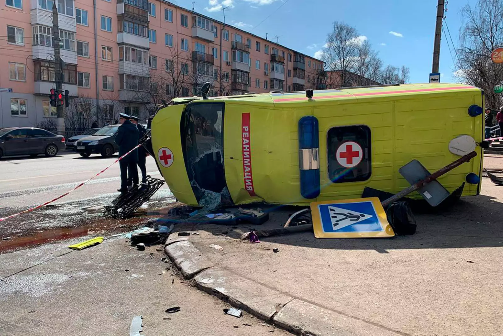 Дтп со скорой помощью сегодня. Авария с участием скорой. Авария в Твери со скорой помощью.