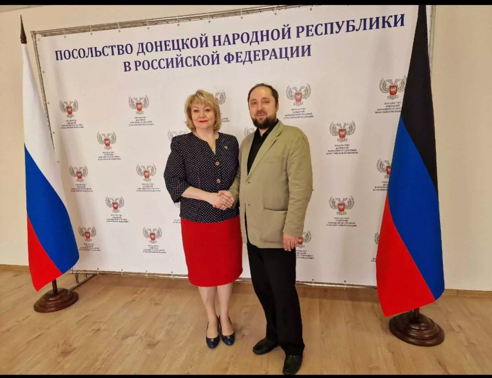 Татьяна Поп на фото справа Татьяна Поп на фото справа