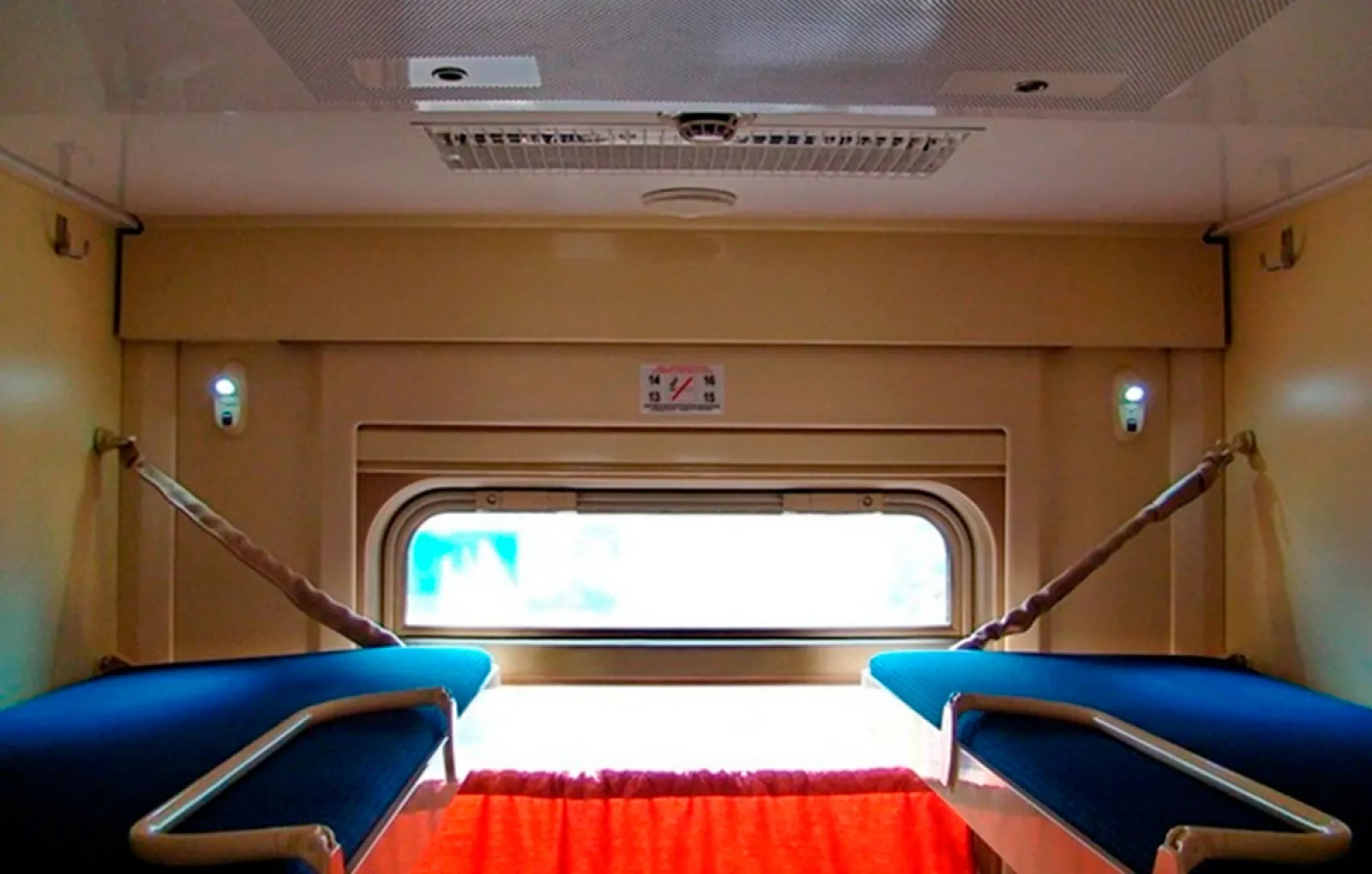 Верхние места в поезде плацкарт фото
