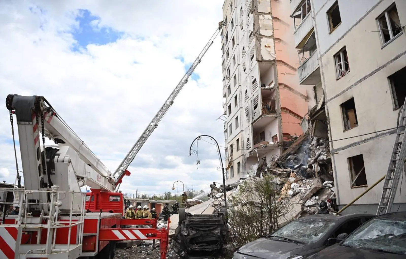 На месте разбора завалов в Белгороде объявлена угроза обрушения